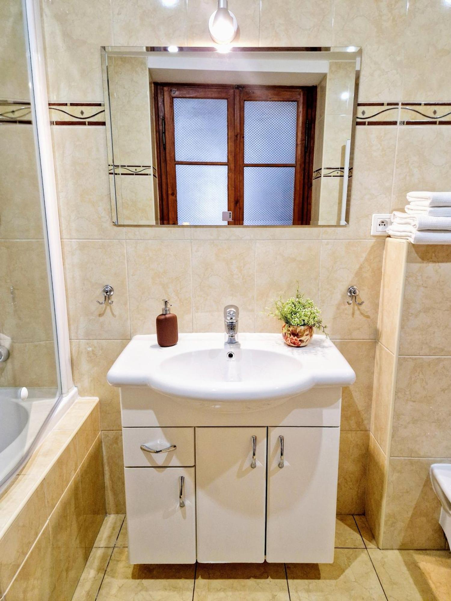 Marina Old Town Apartment Košice Eksteriør billede
