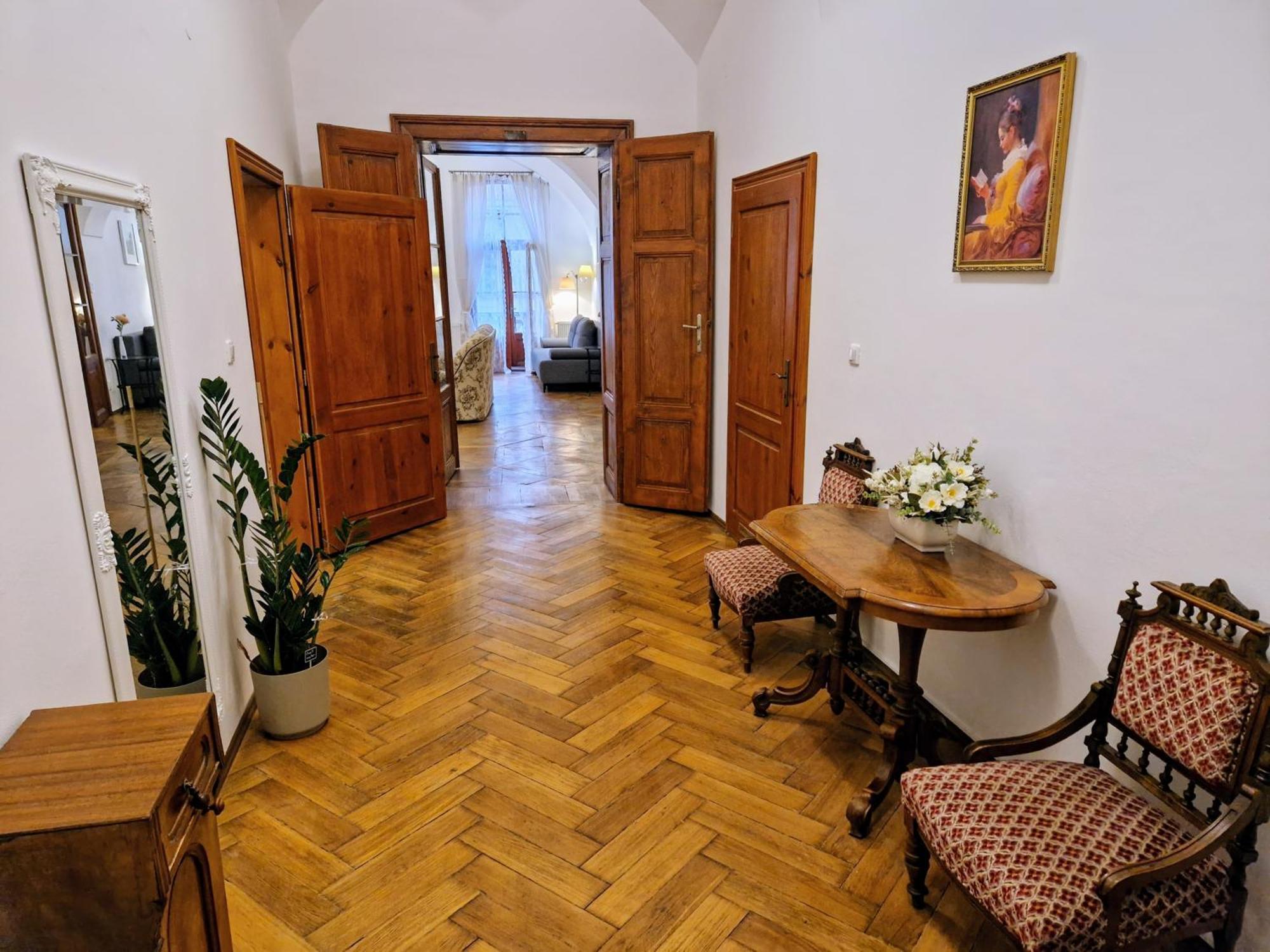 Marina Old Town Apartment Košice Eksteriør billede